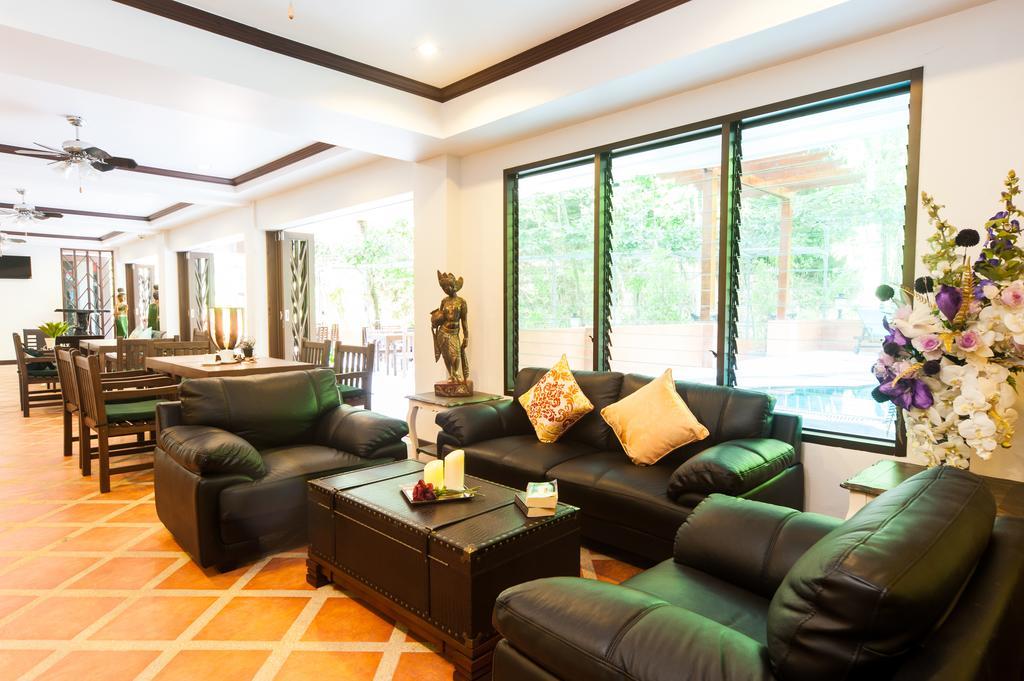 Ratana Hill Patong Aparthotel Exterior photo