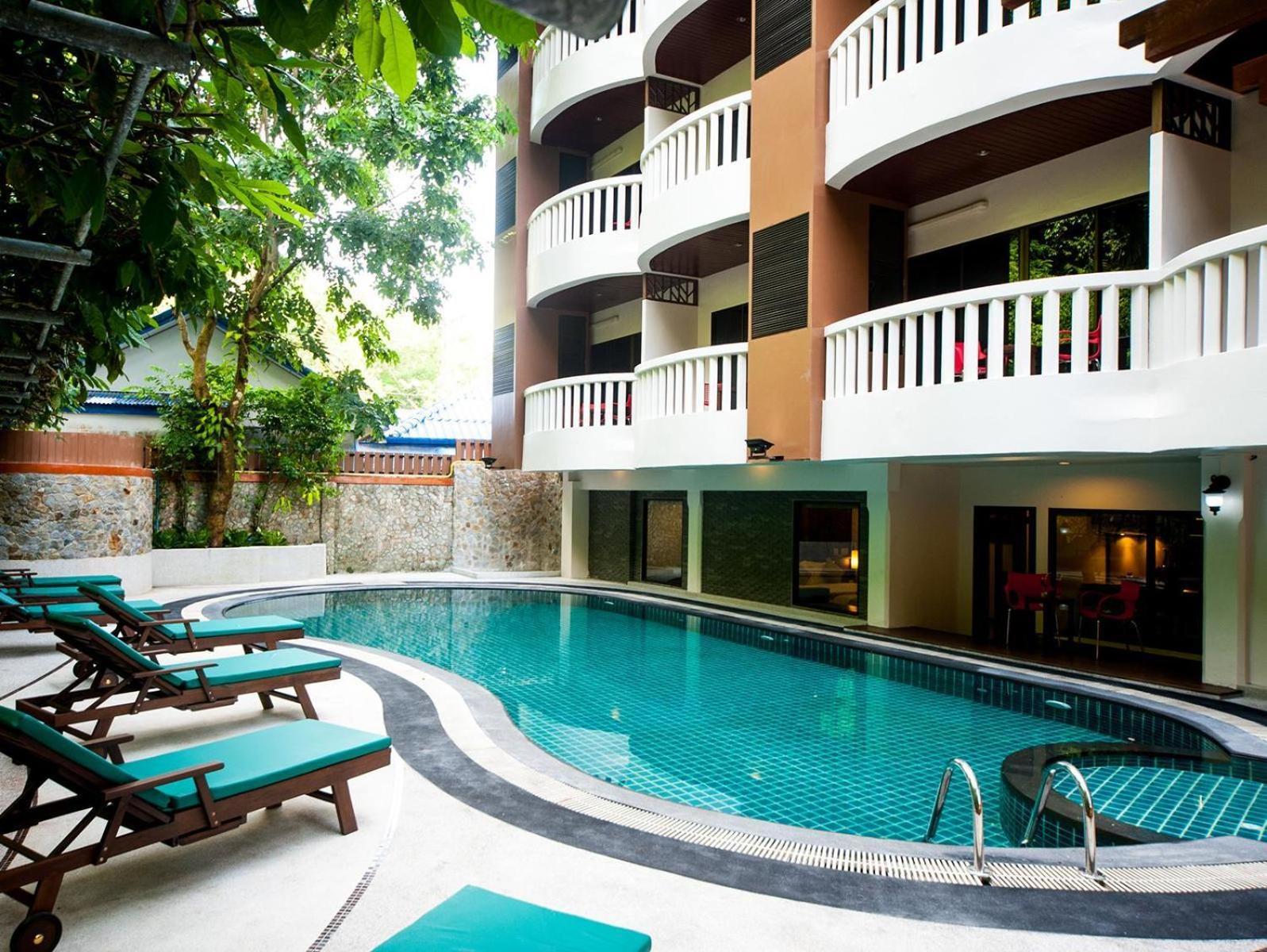 Ratana Hill Patong Aparthotel Exterior photo