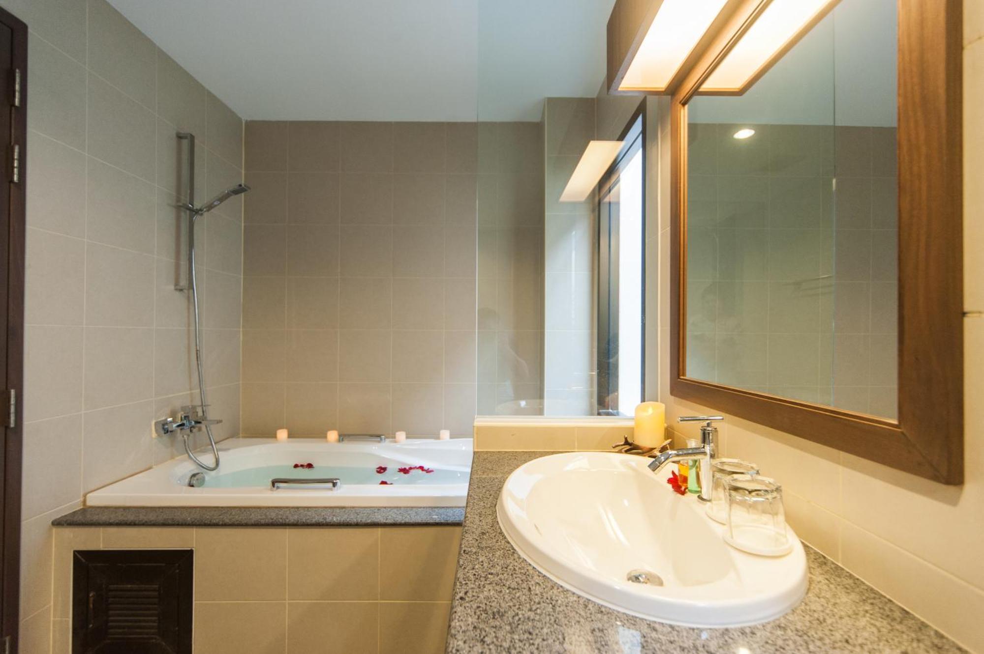 Ratana Hill Patong Aparthotel Room photo