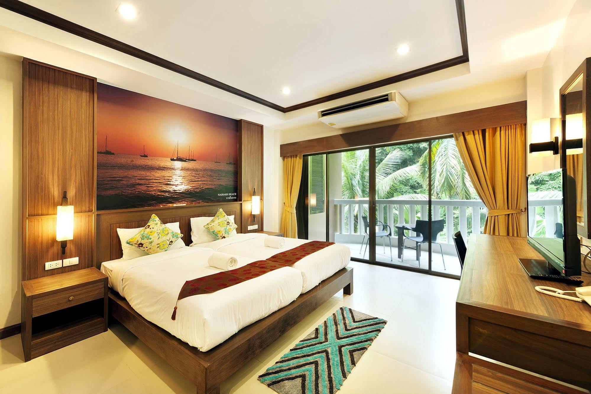 Ratana Hill Patong Aparthotel Exterior photo